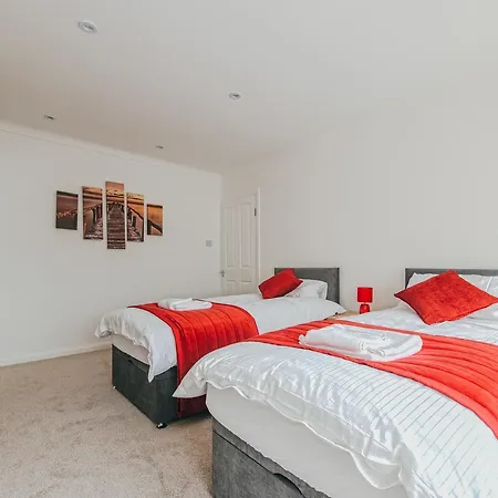 Holiday home Oakwell House