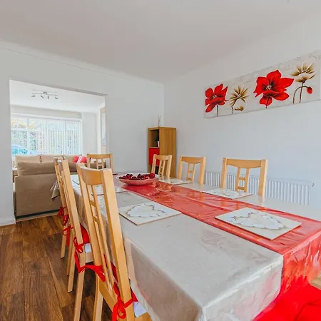 Holiday home Oakwell House *