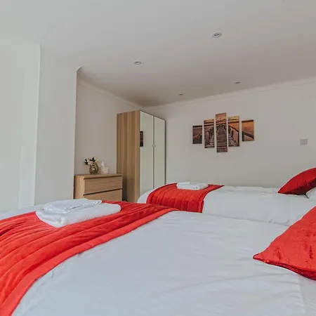 Oakwell House Holiday home *