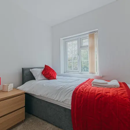 Oakwell House * Leeds (West Yorkshire)